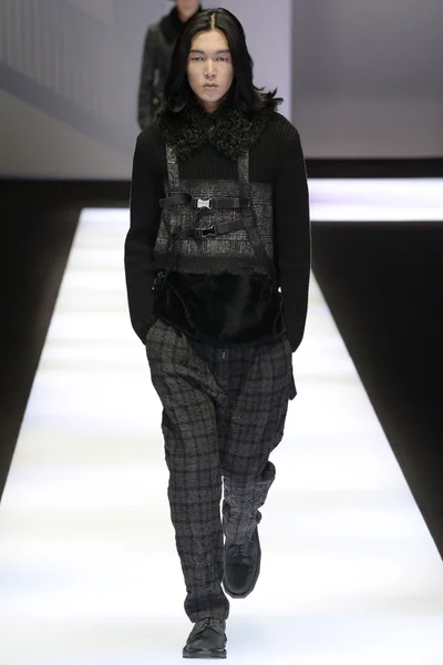 Look 15